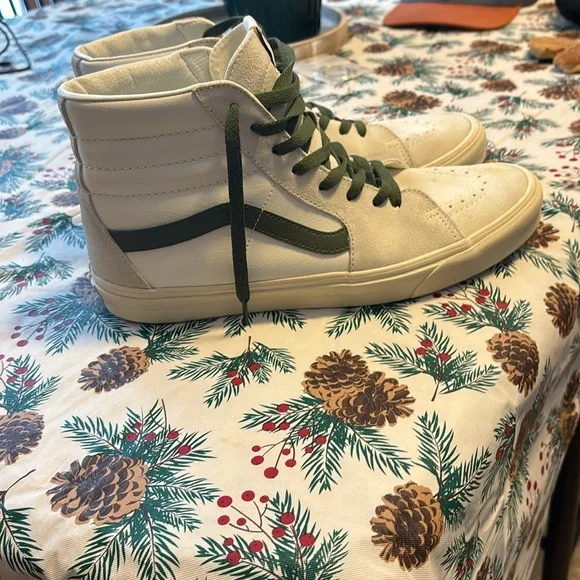 Men’s vans hi-tops - Picture 2 of 4